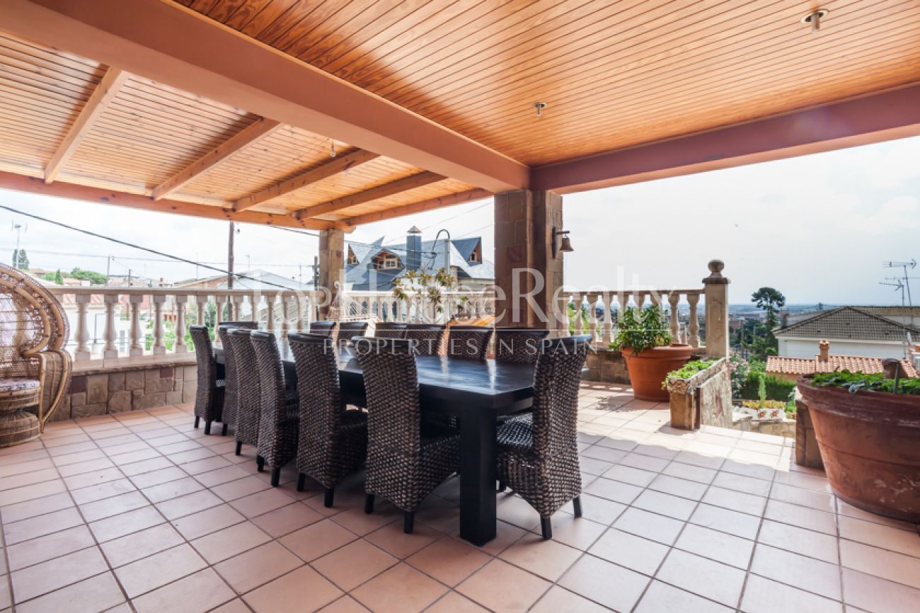 Big house with views in Viladecans