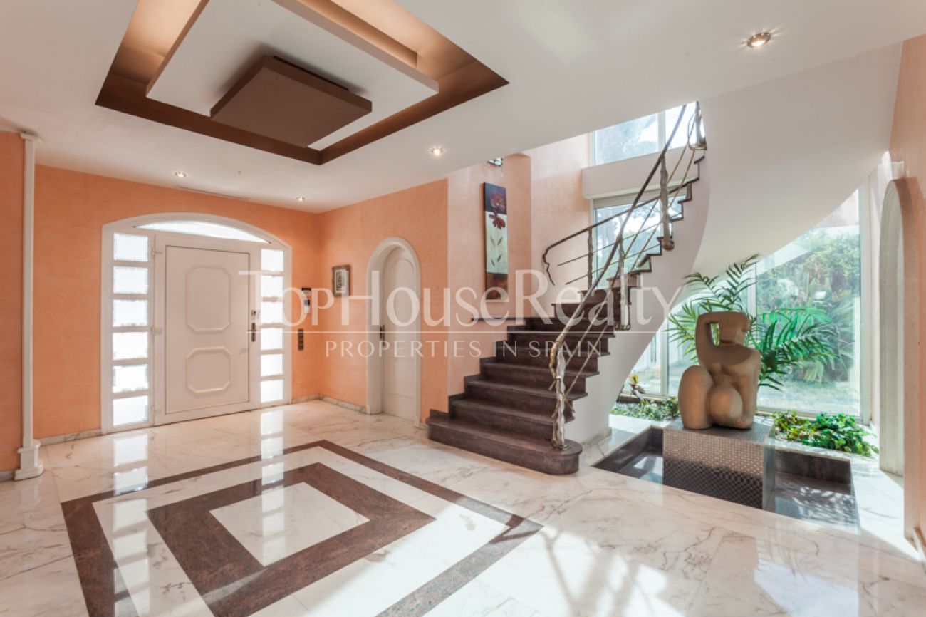 Luxurious classic style house close to British School