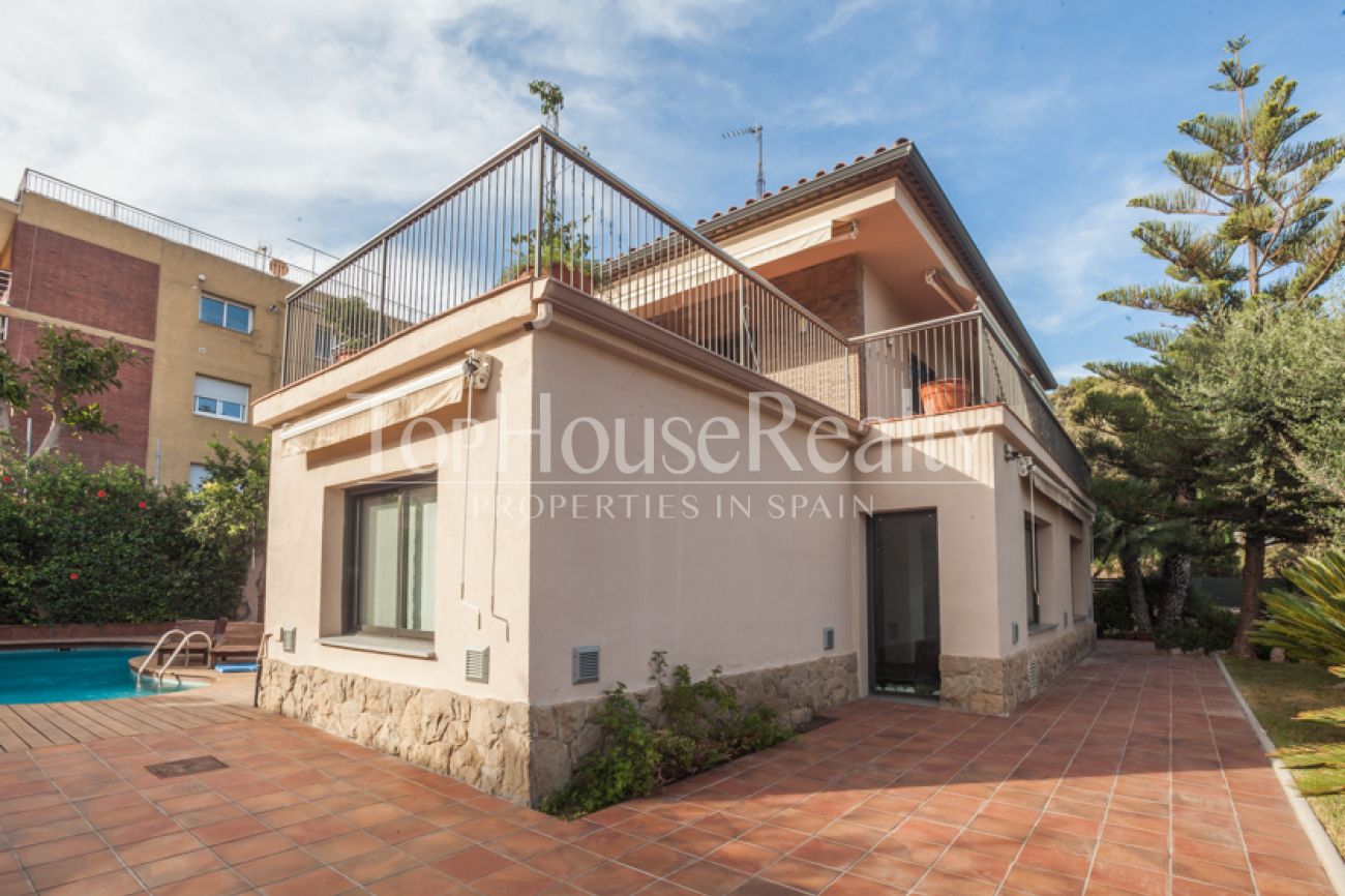 Exceptional house in Bellamar residential complex in Castelldefels