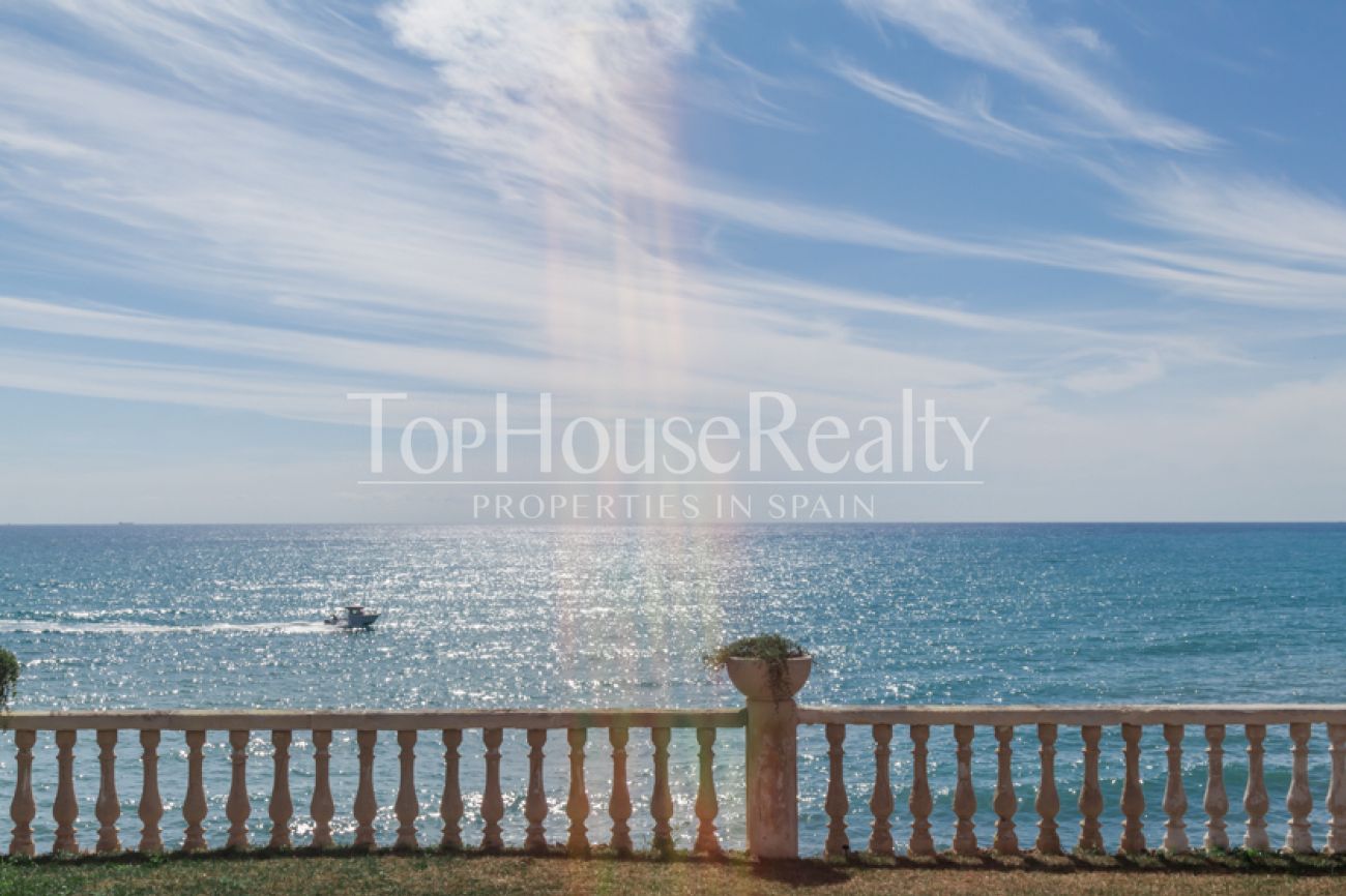 House with stunning sea views