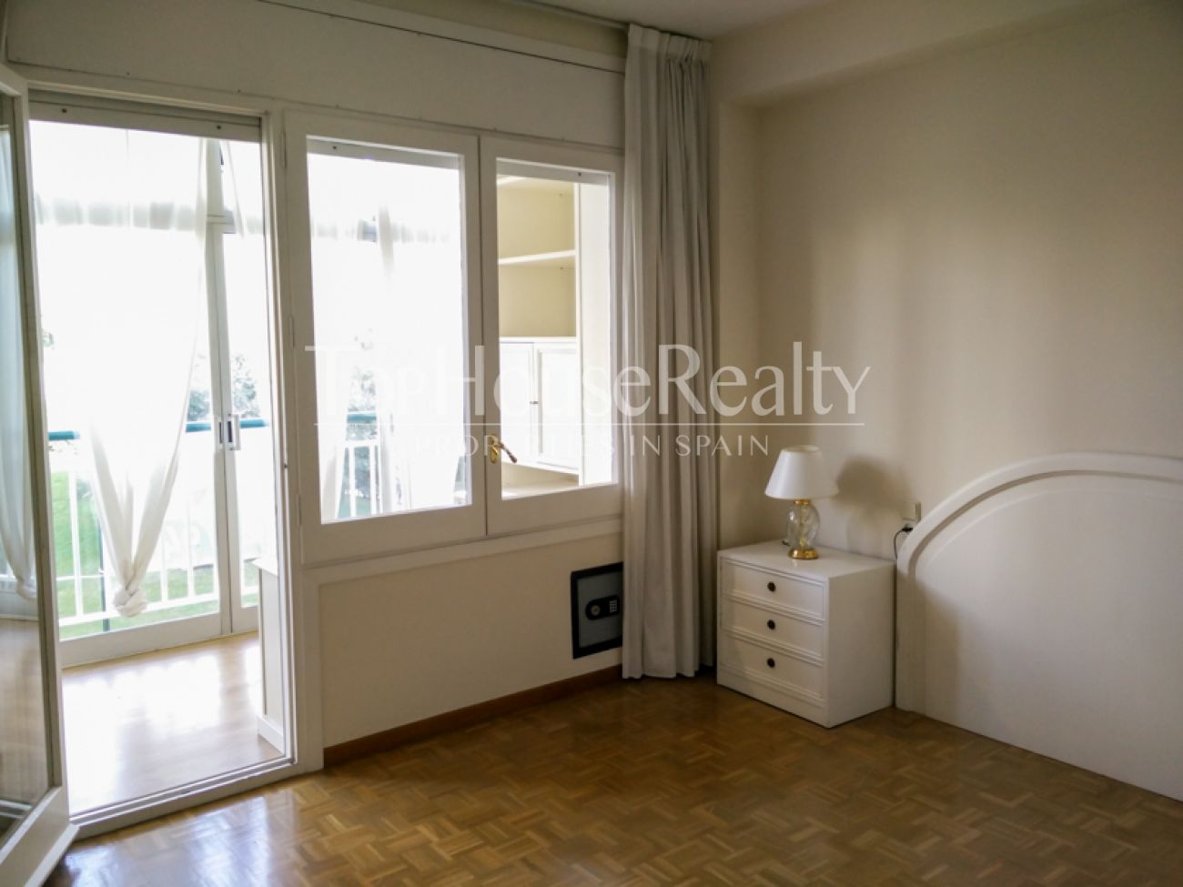 Apartment for renovation in Pedralbes