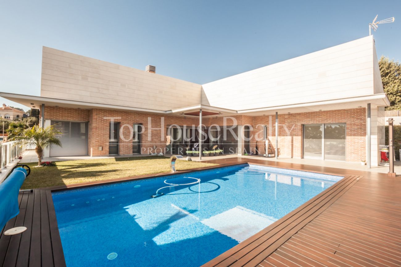 Large luxury house in Castelldefels