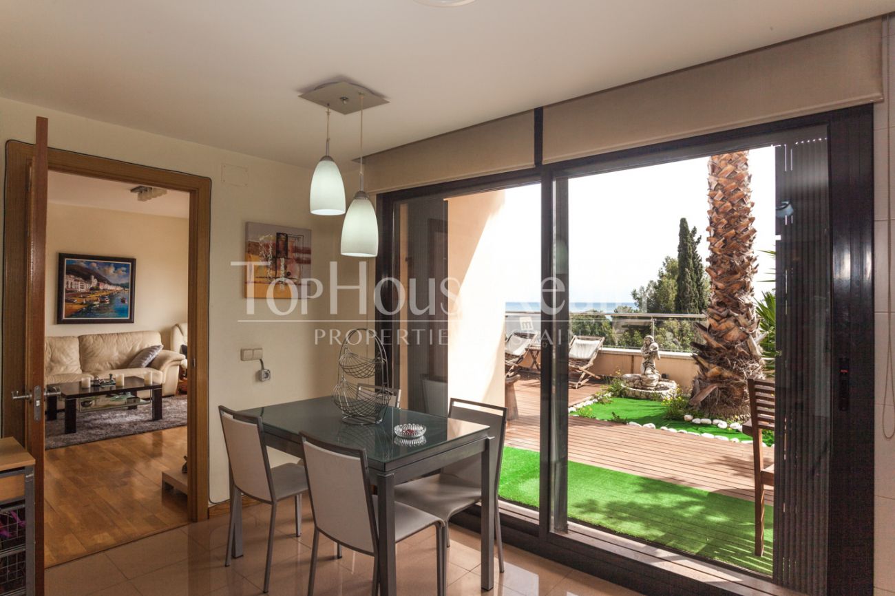 Terraced house with spectacular sea views  in Castelldefels