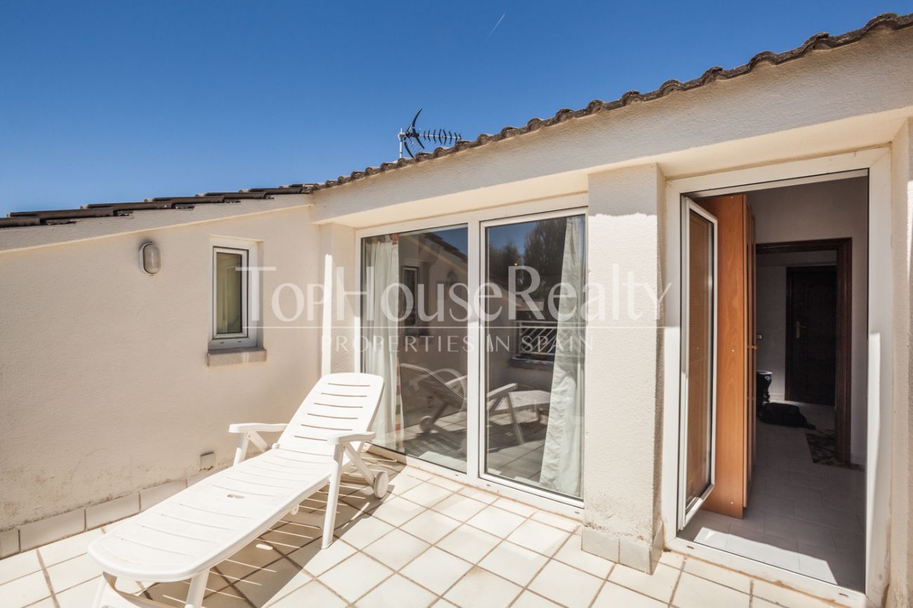 Big semi-detached house in excellent area of Gava
