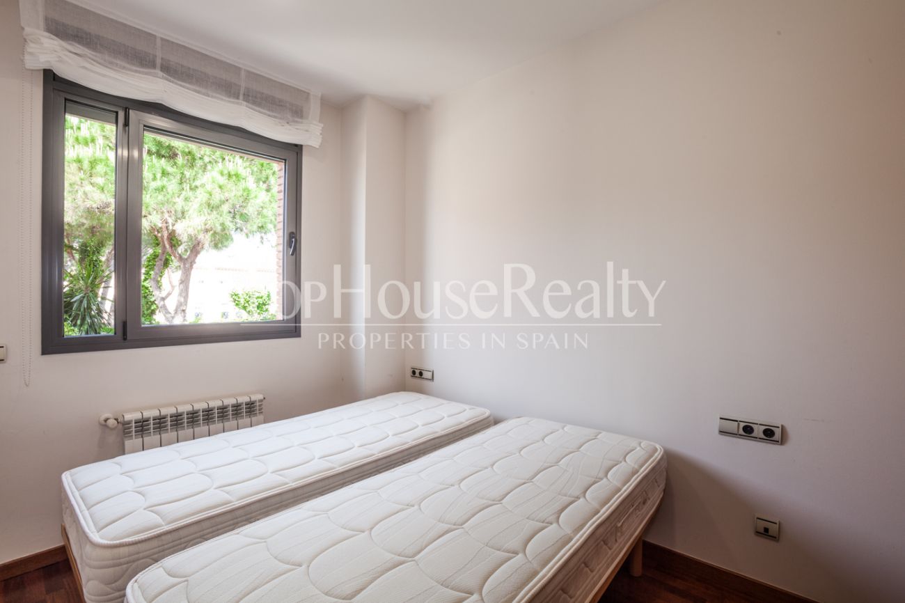 Townhouse by the beach in Castelldefels
