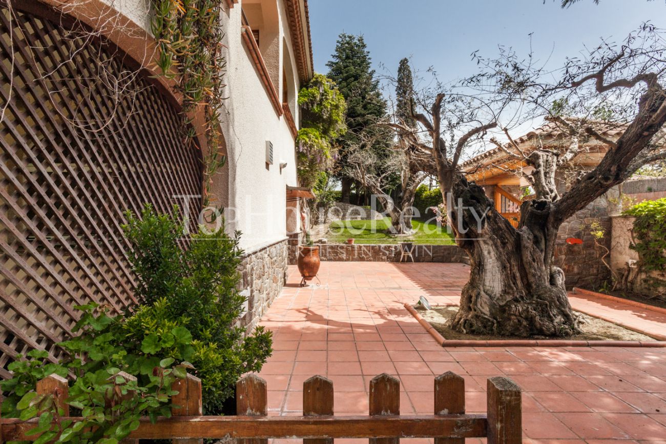 Large house with impressive garden