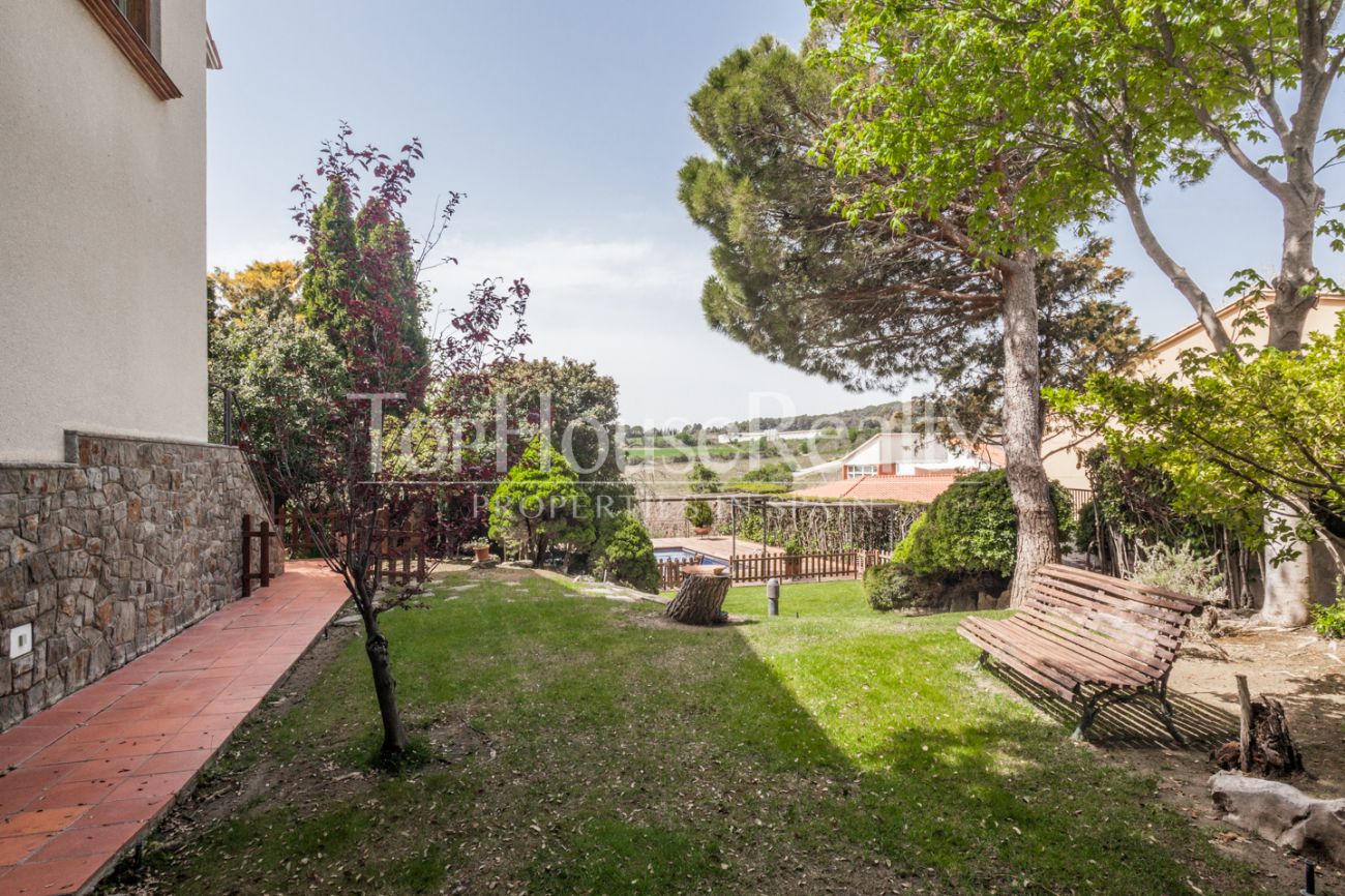 Large house with impressive garden