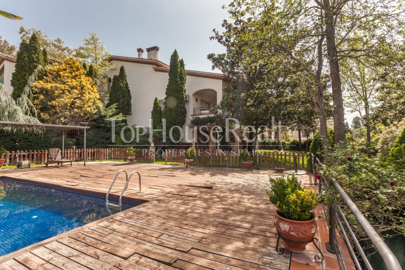 Large house with impressive garden