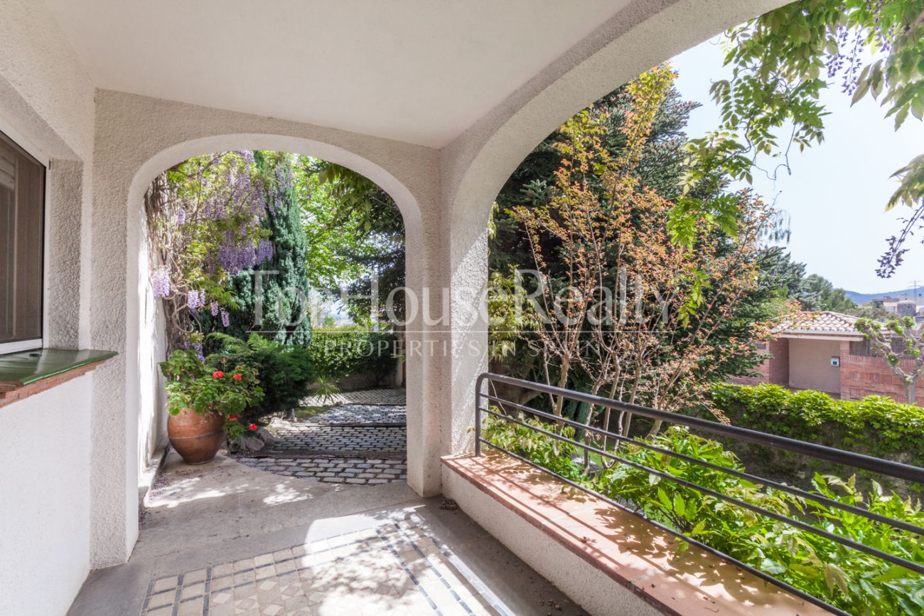 Large house with impressive garden