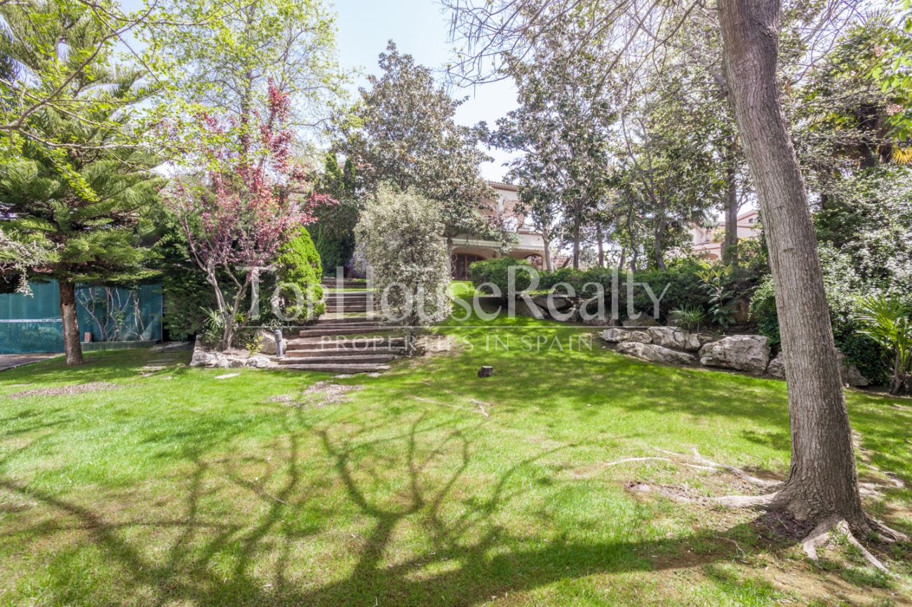 Large house with impressive garden