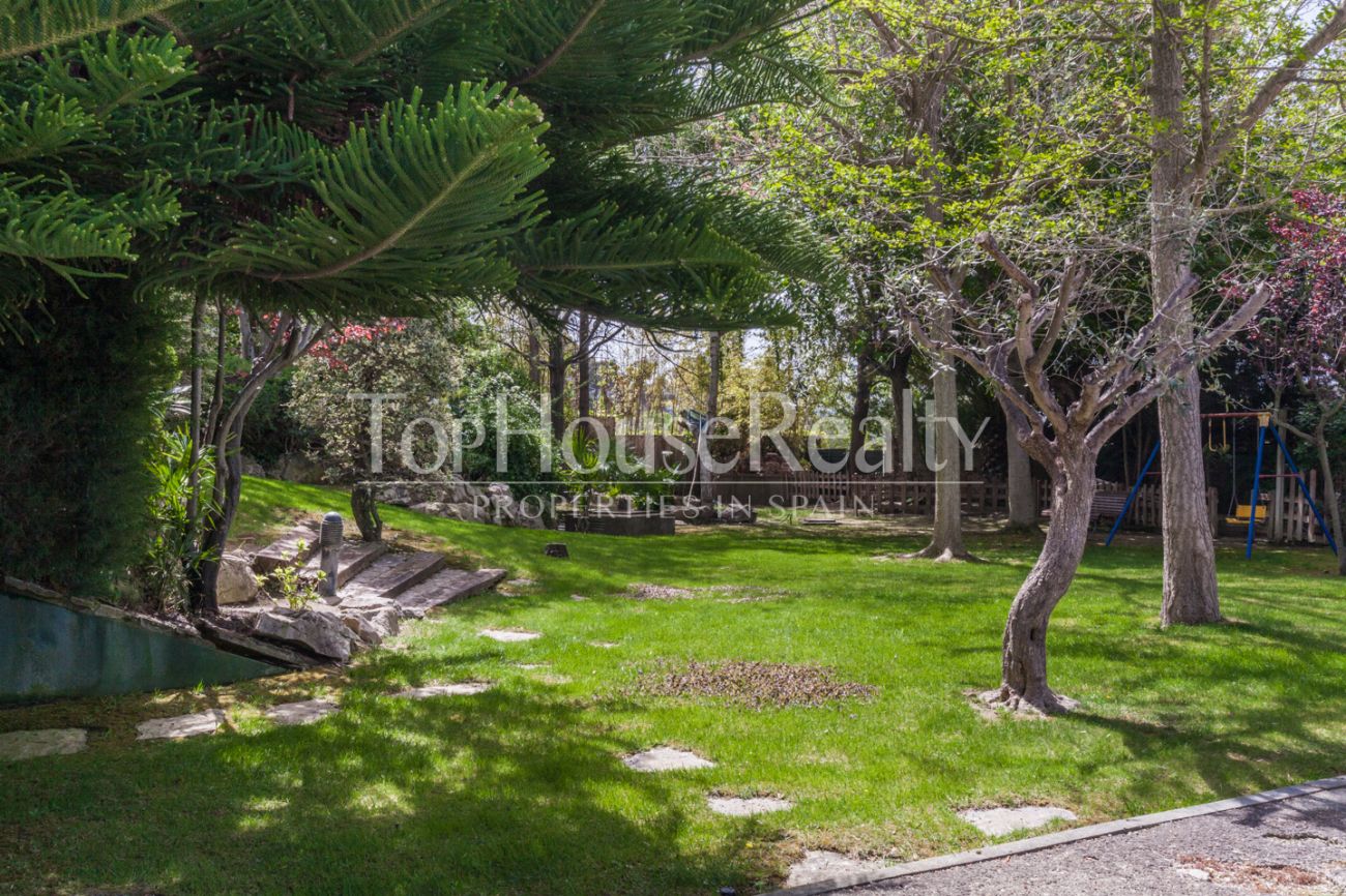 Large house with impressive garden