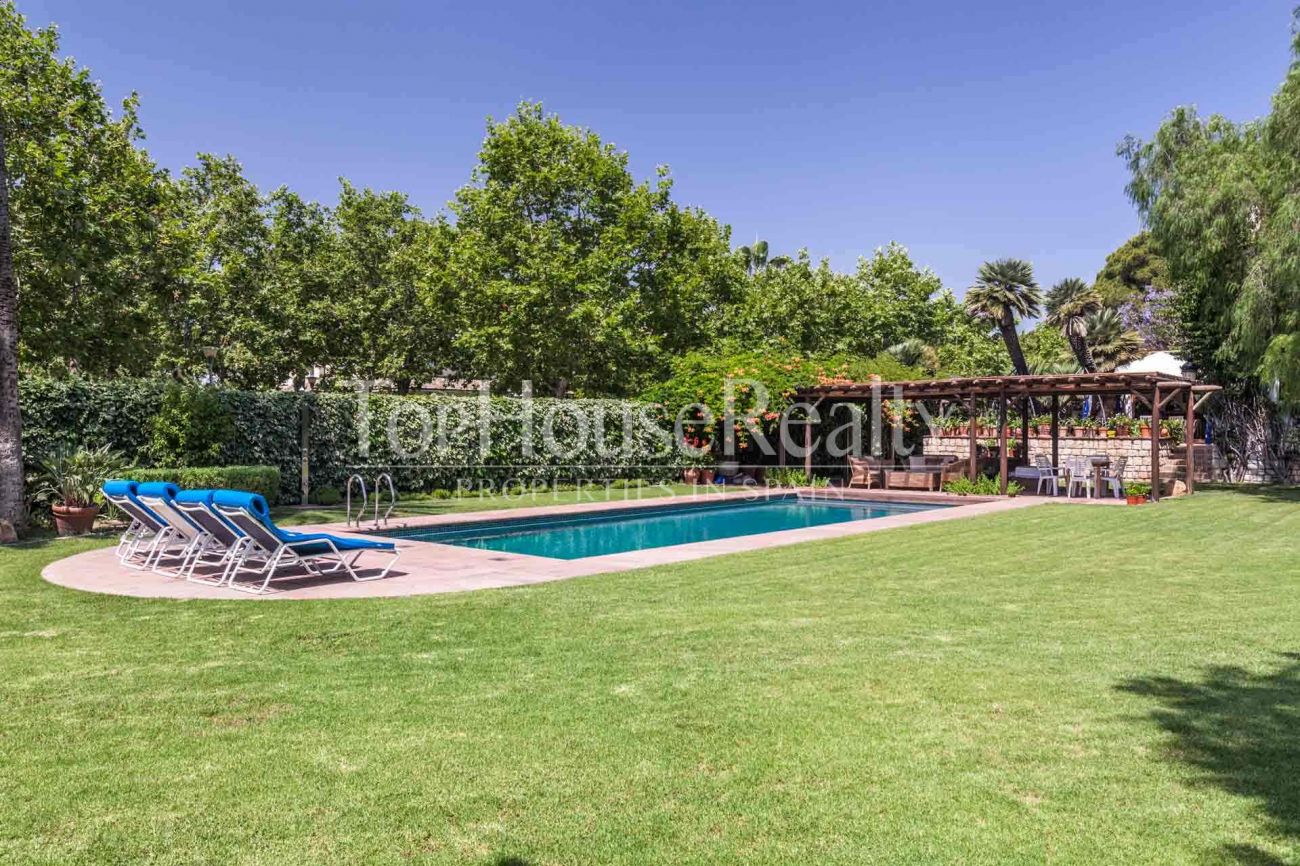 Spectacular mansion close to the beach in Sitges