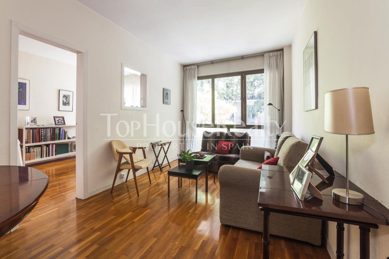 A spacious and luminous apartment in Eixample