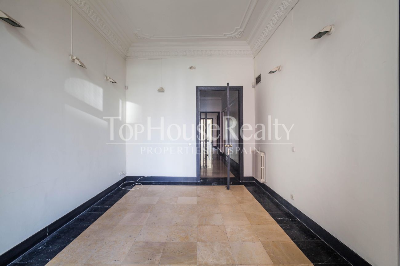 Excellent apartment in the most prestigious street of Barcelona
