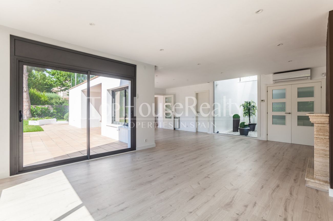 Large renovated house in a quiet area of Castelldefels
