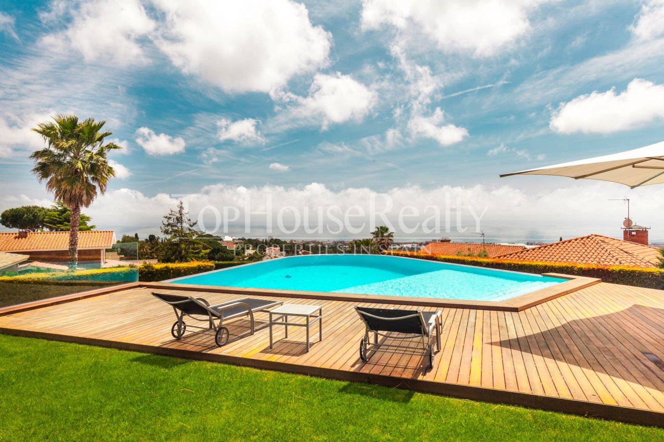 Exceptional house with views over the Maresme