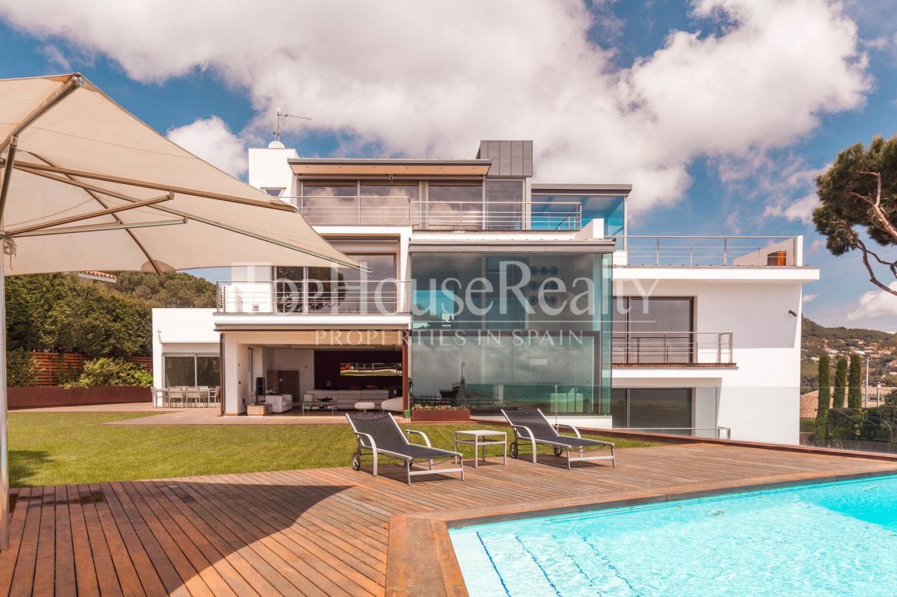 Exceptional house with views over the Maresme