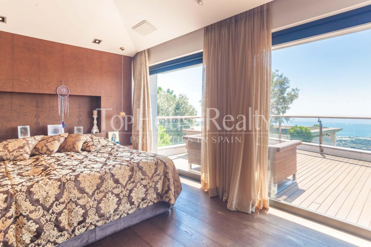 Exceptional  luxury villa at the top of the Supermaresme