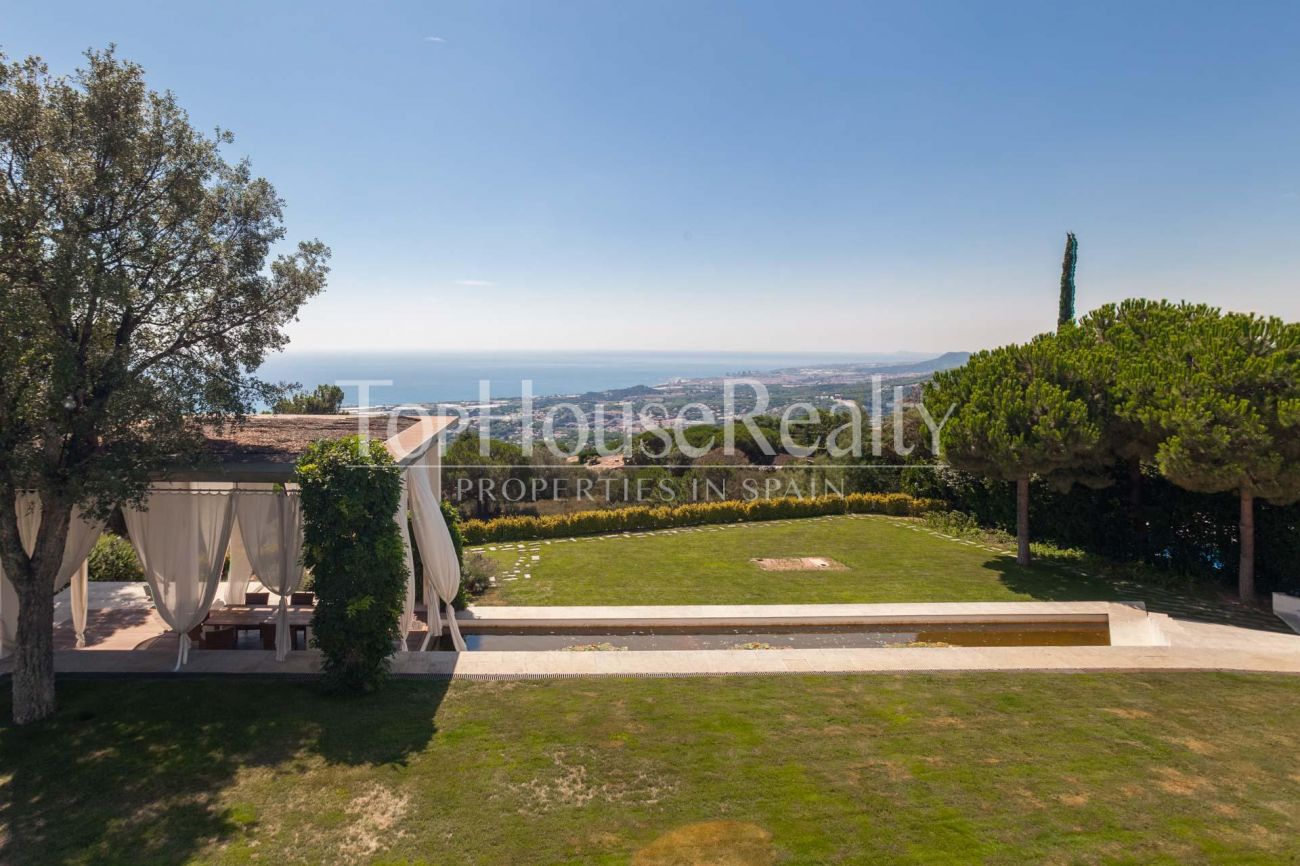 Exceptional  luxury villa at the top of the Supermaresme