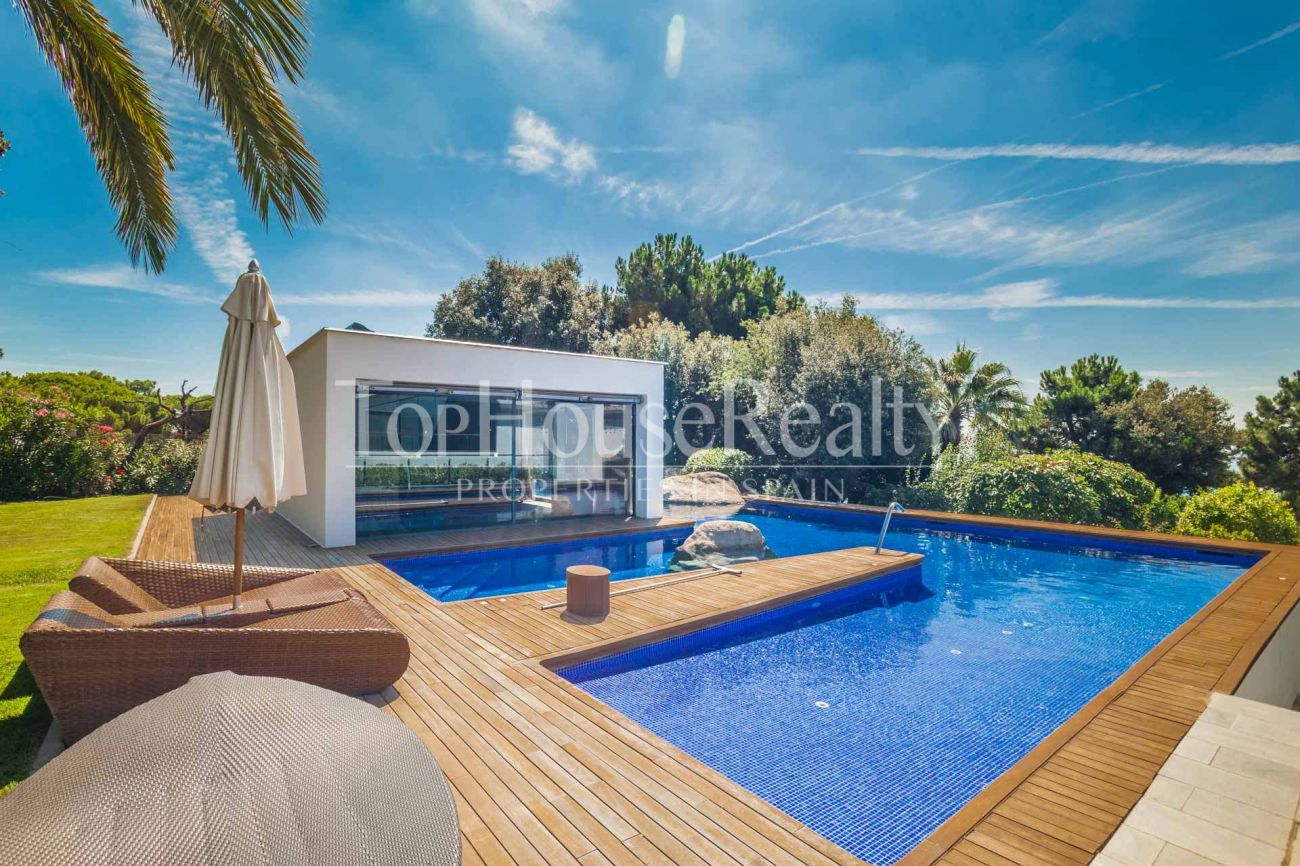 Exceptional  luxury villa at the top of the Supermaresme