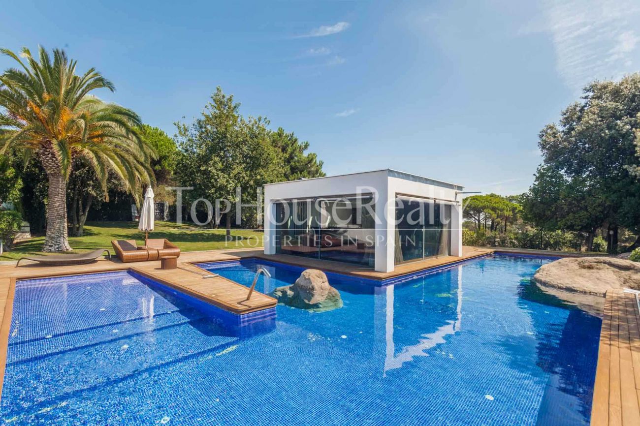 Exceptional  luxury villa at the top of the Supermaresme