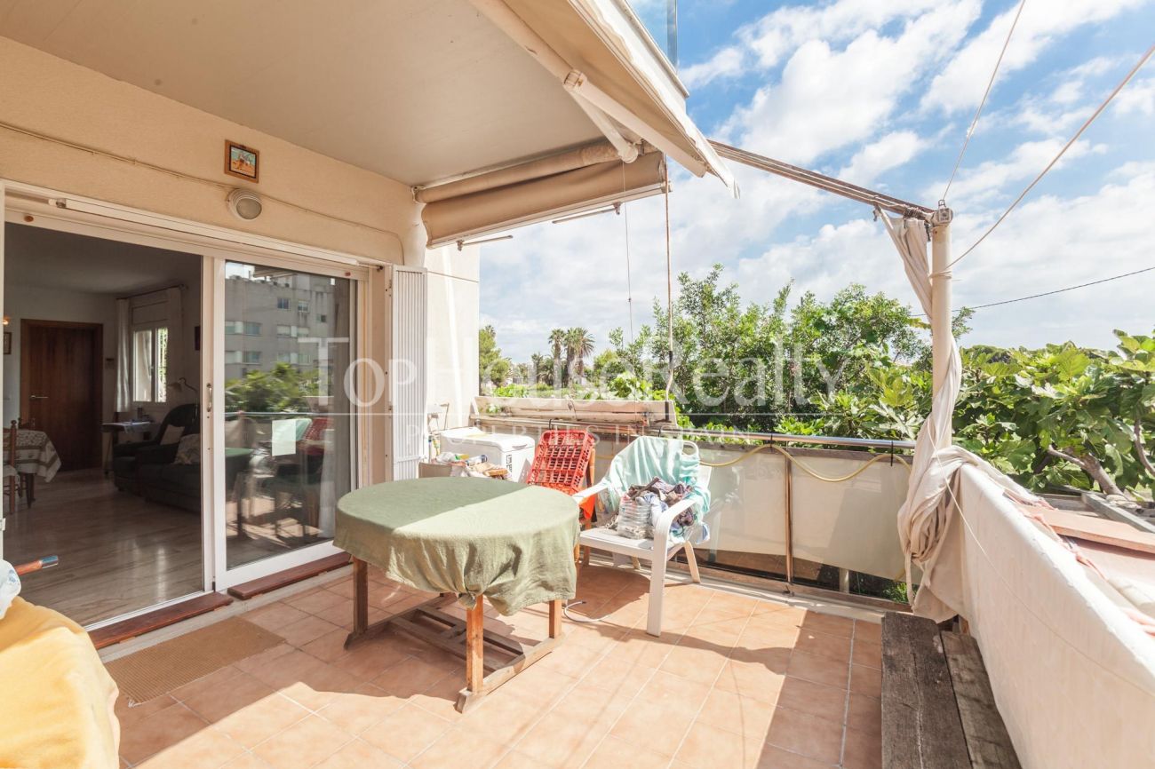 Large apartment 50 meters from the beach