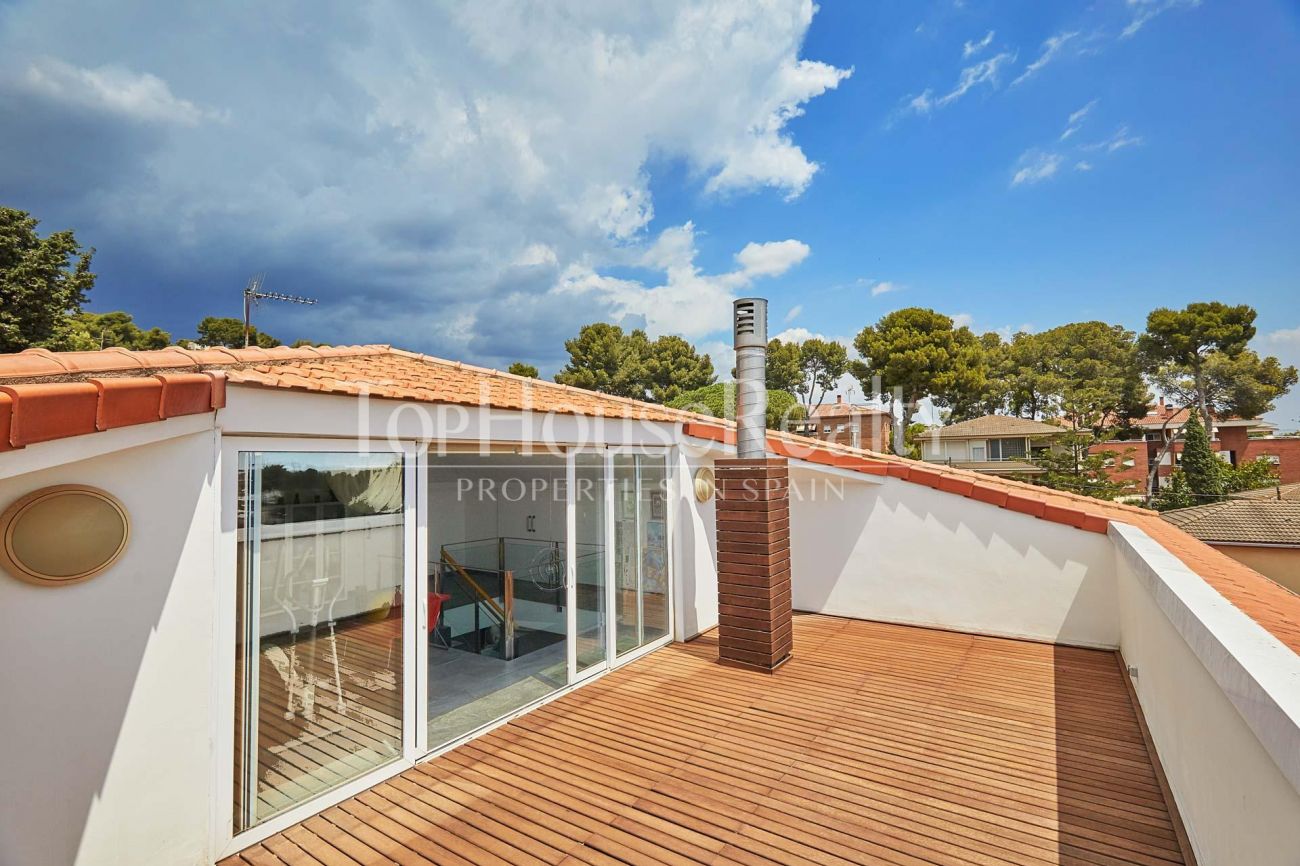 Elegant and modern house in Castelldefels