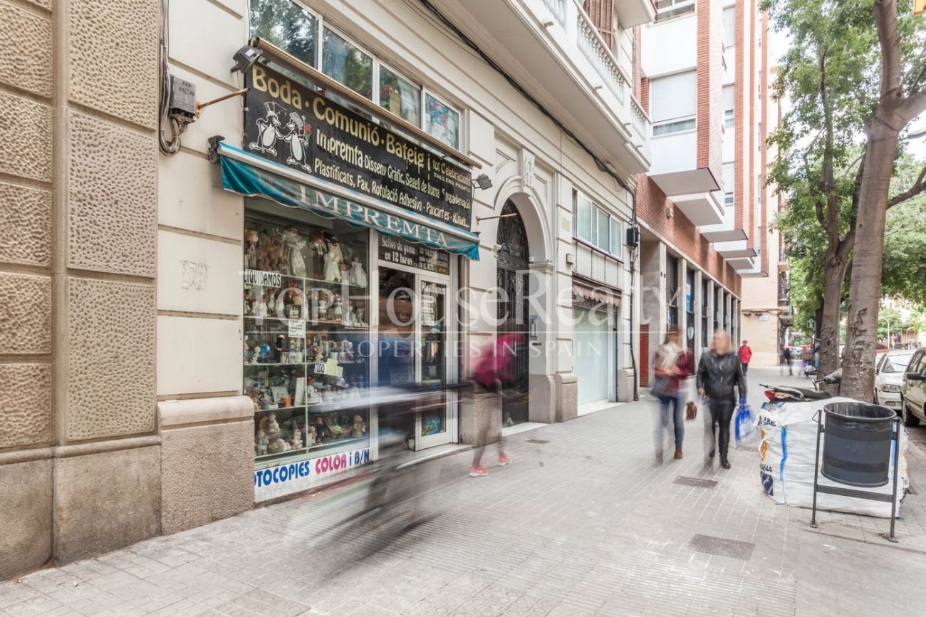 Commercial property with accommodation on Corsega Street
