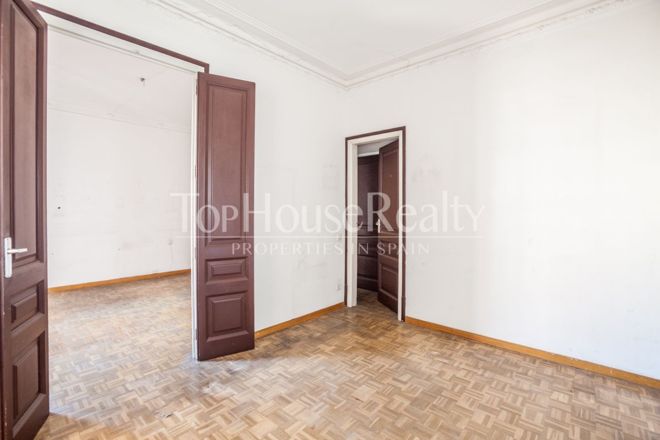 Stately flat on Passeig Sant Joan