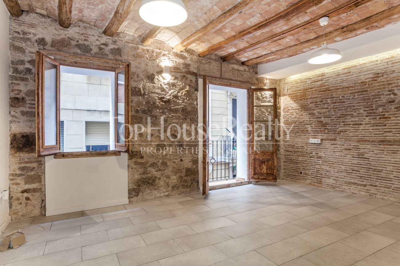 Light apartment in the Old Town of Barcelona