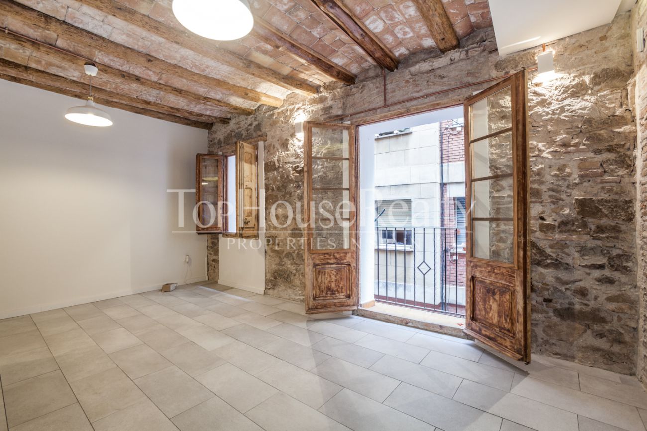 Light apartment in the Old Town of Barcelona
