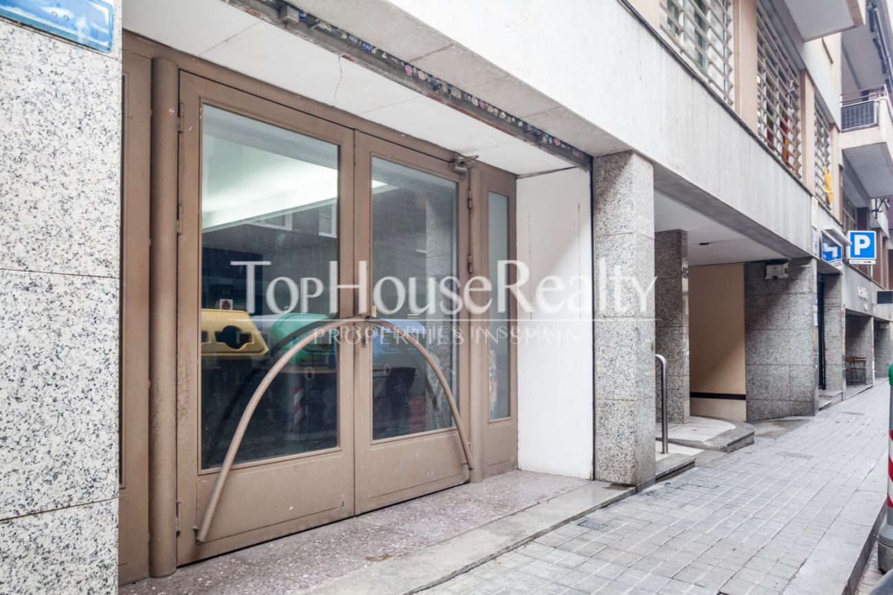 Commercial property on carrer Saragossa