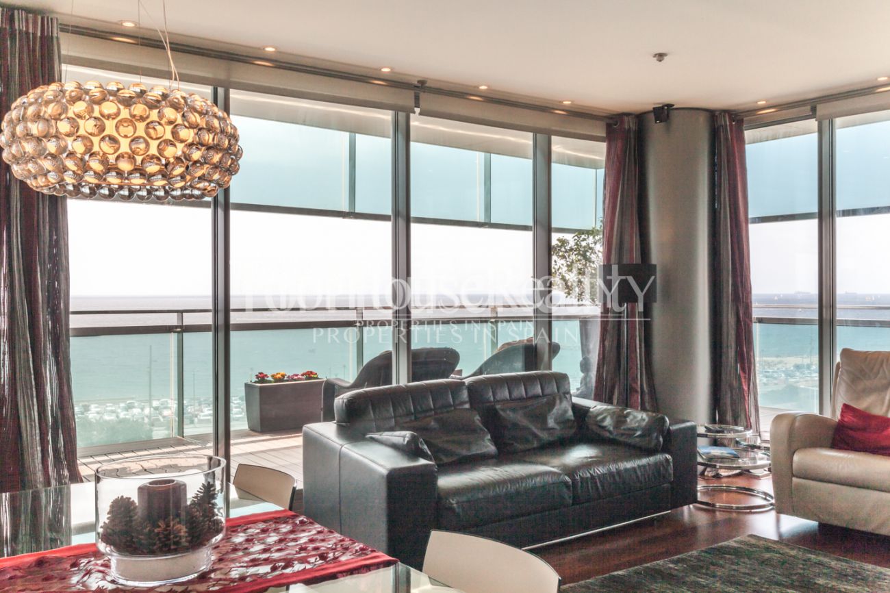 Exclusive flat by the sea