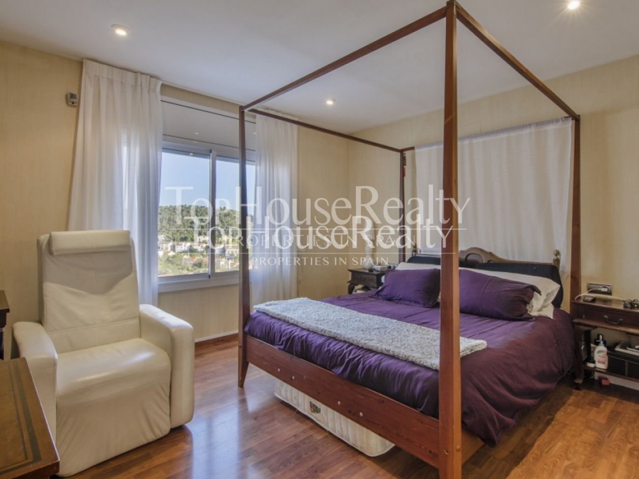 Luxury tower for sale in Sitges