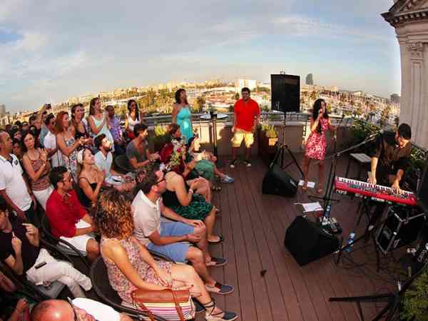 Collective rooftops of Barcelona as new entertainment spaces