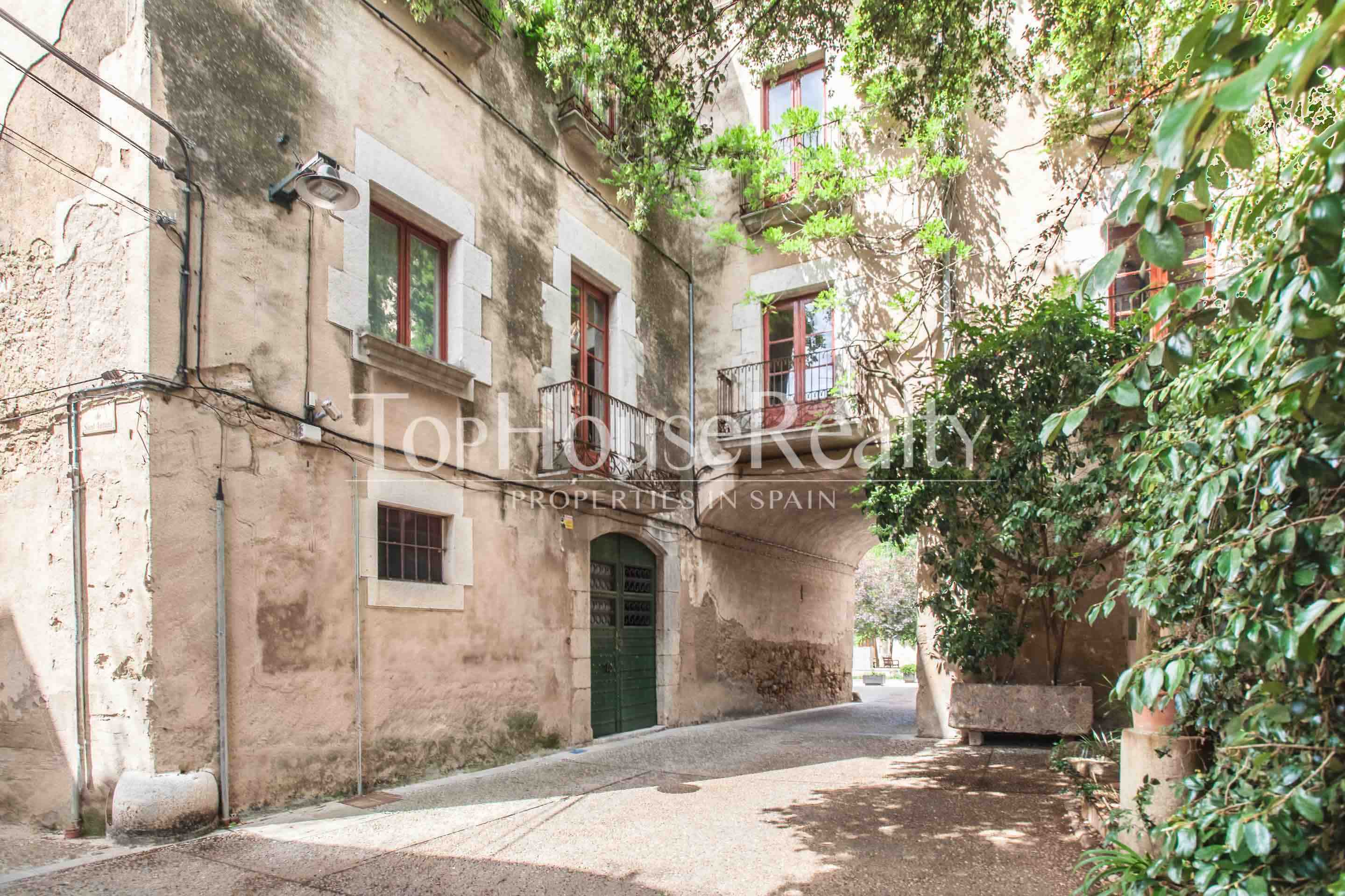 17th century mansion in the Emporda