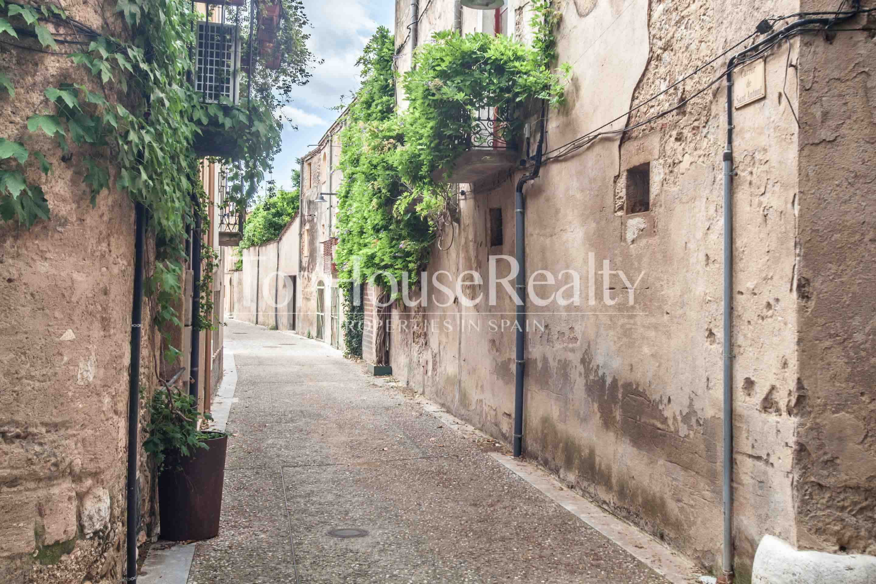 17th century mansion in the Emporda