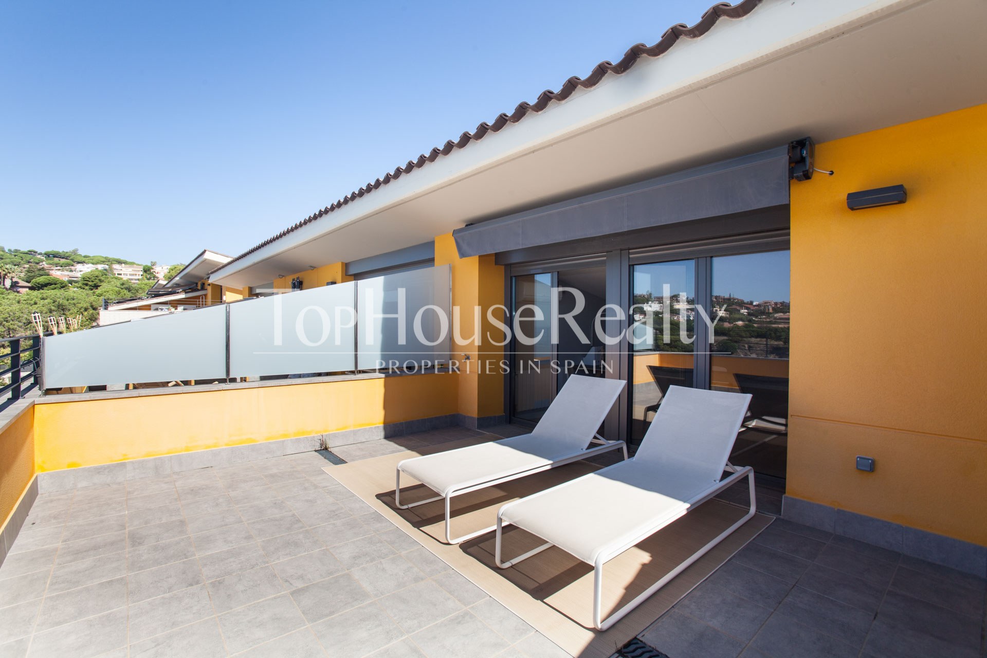 New townhouses in 20 minutes from Barcelona