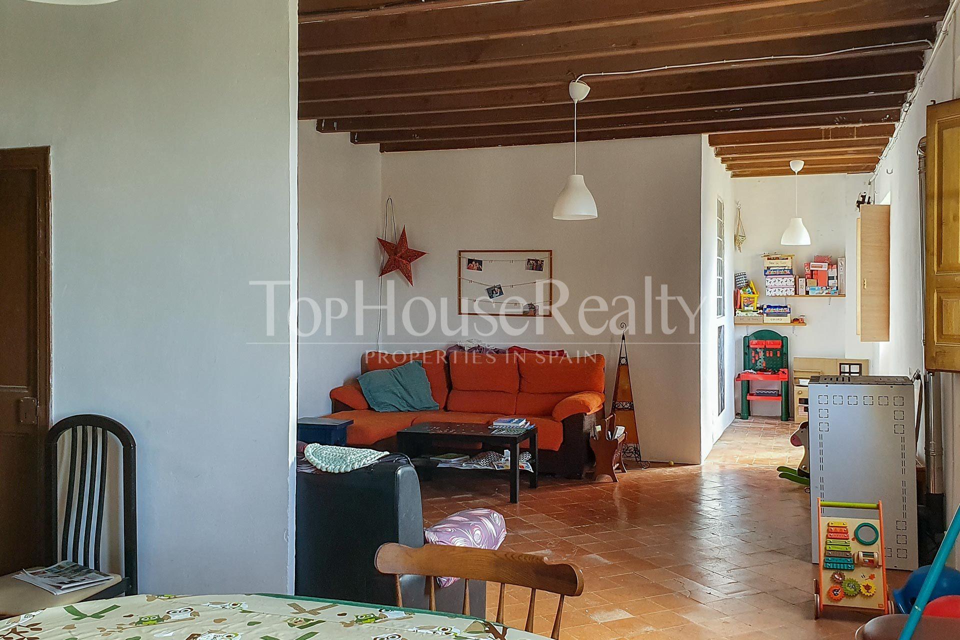 Family house in the heart of the Penedés