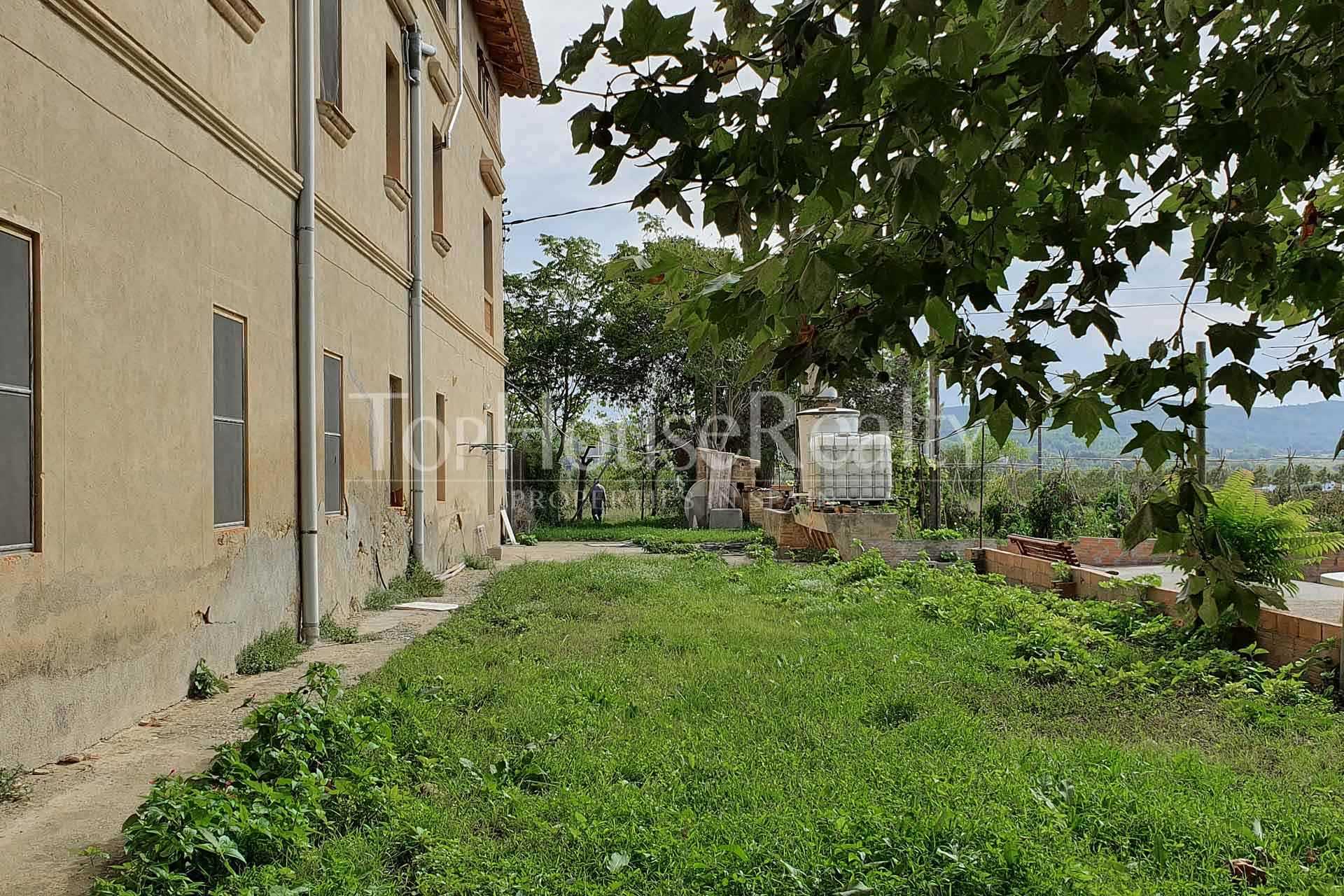 Family house in the heart of the Penedés