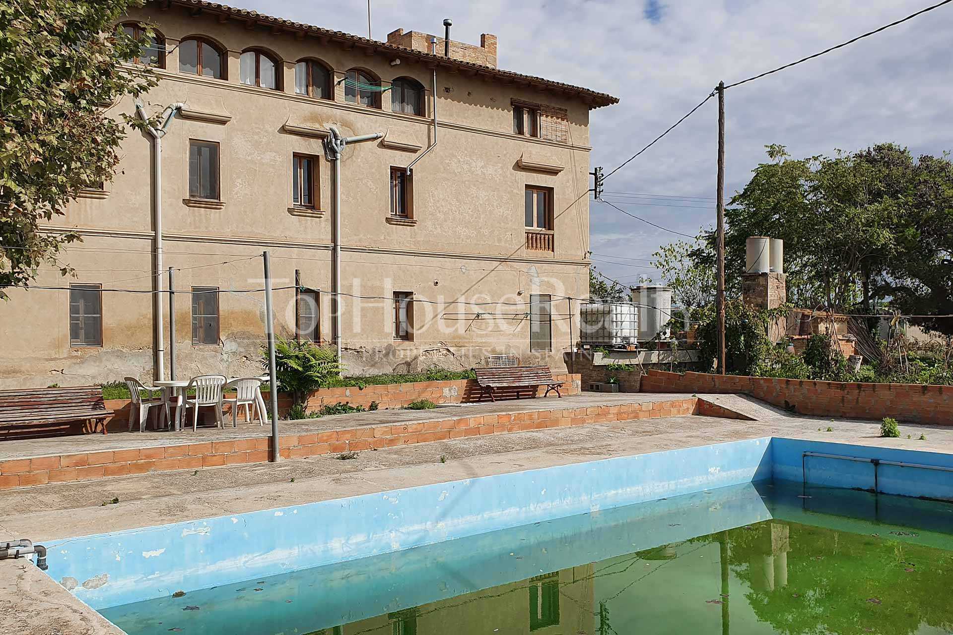 Family house in the heart of the Penedés