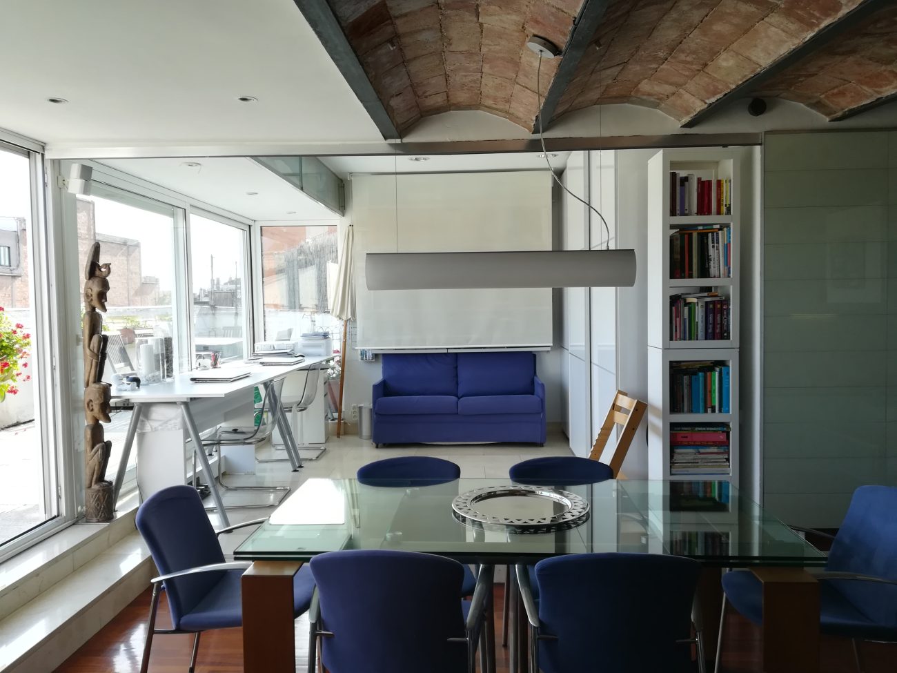 Penthouse for Rent in the Heart of Barcelona: Spacious Terraces and Spectacular Views