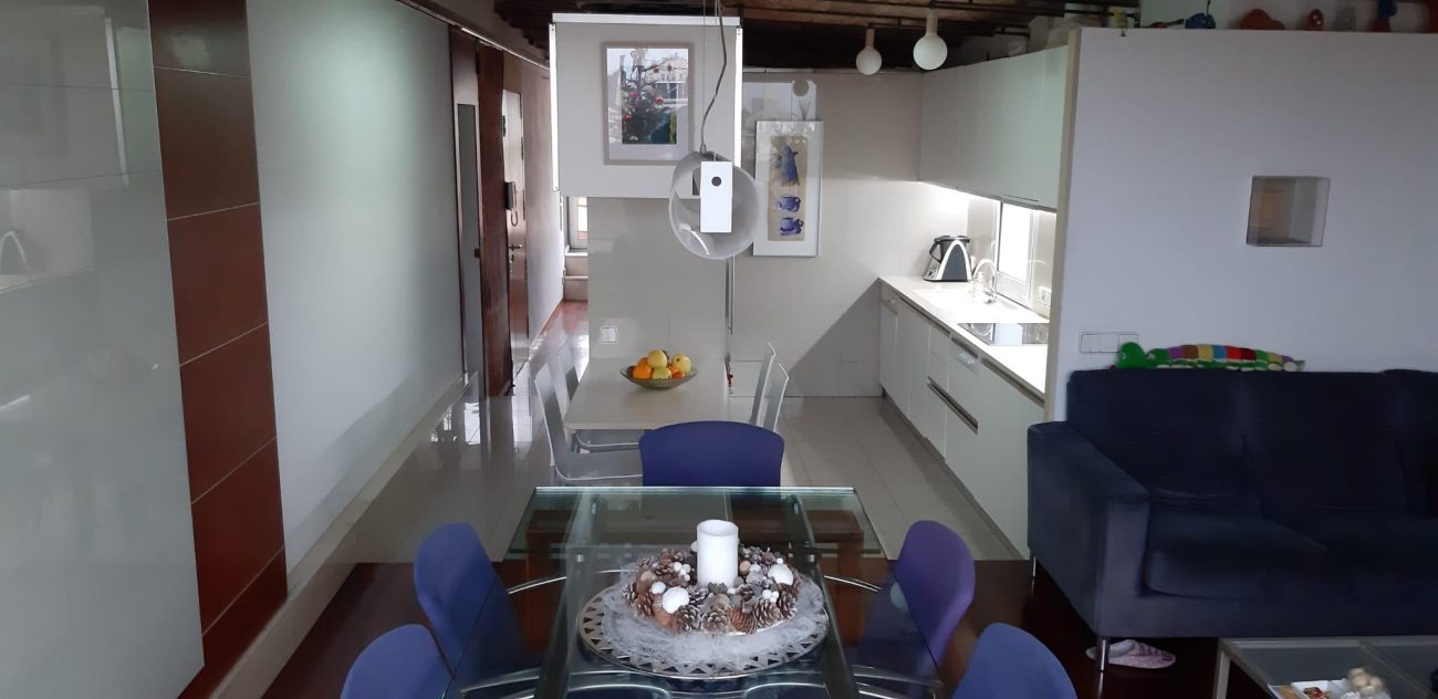Penthouse for Rent in the Heart of Barcelona: Spacious Terraces and Spectacular Views