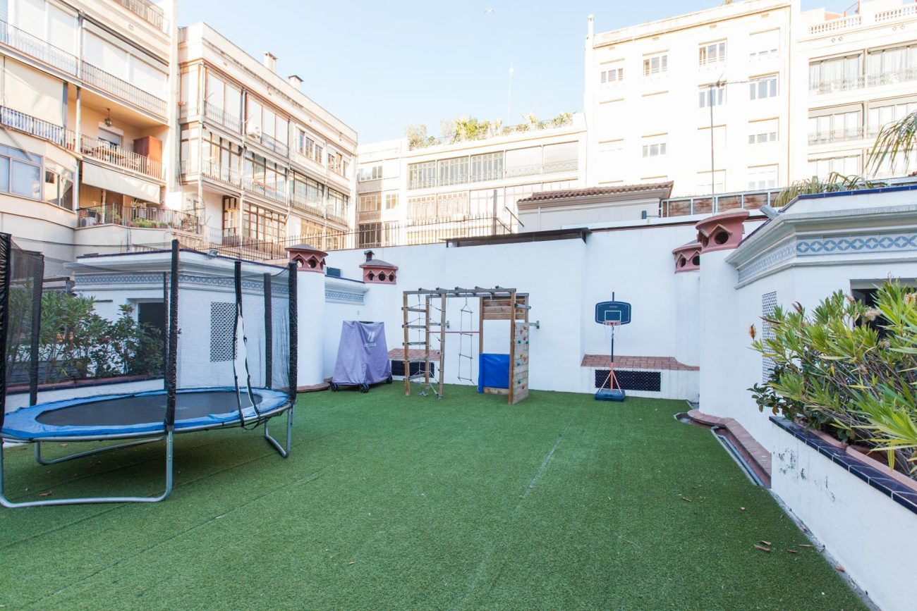 Luxury apartment with large terrace close to Passeig de Gracia