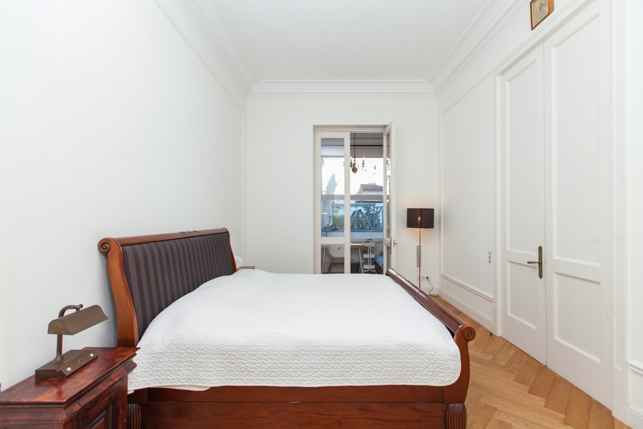 Luxury apartment with large terrace close to Passeig de Gracia