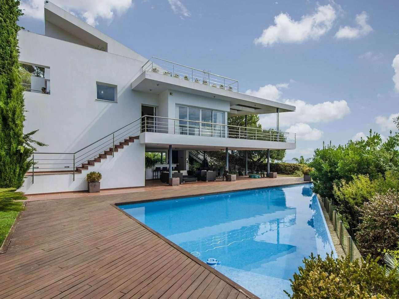 A modern and elegant home in a privileged location
