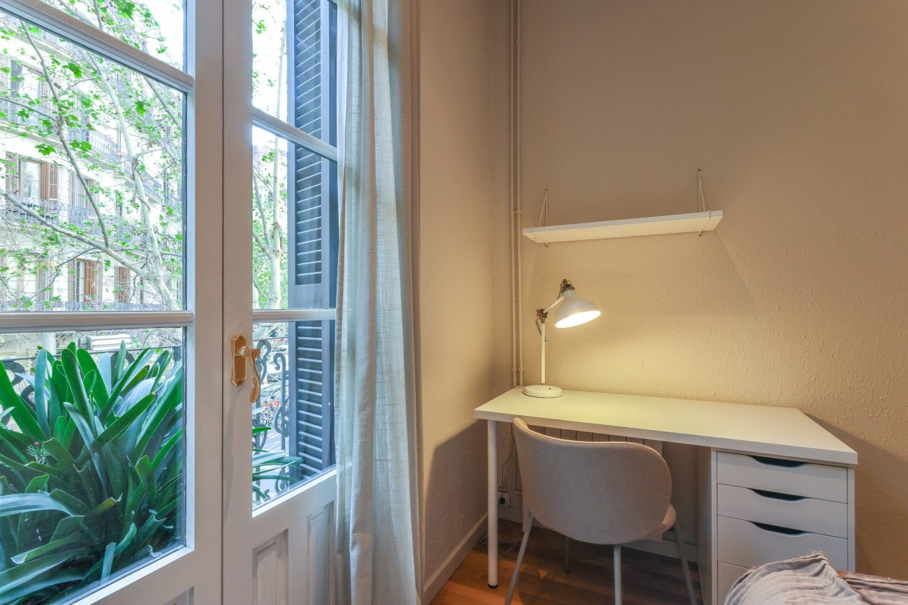 TEMPORARY RENTAL APARTMENT IN ENRIC GRANADOS, BARCELONA