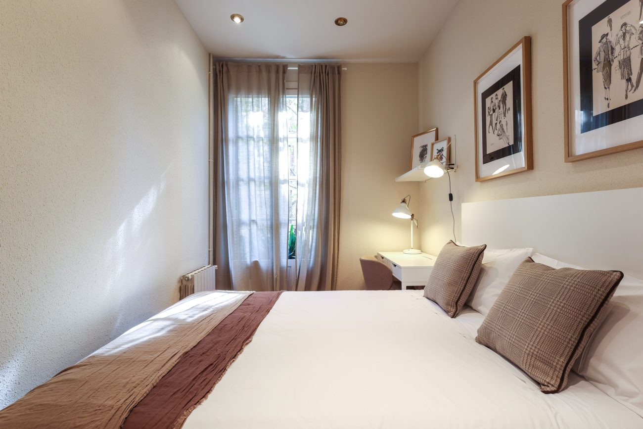 TEMPORARY RENTAL APARTMENT IN ENRIC GRANADOS, BARCELONA