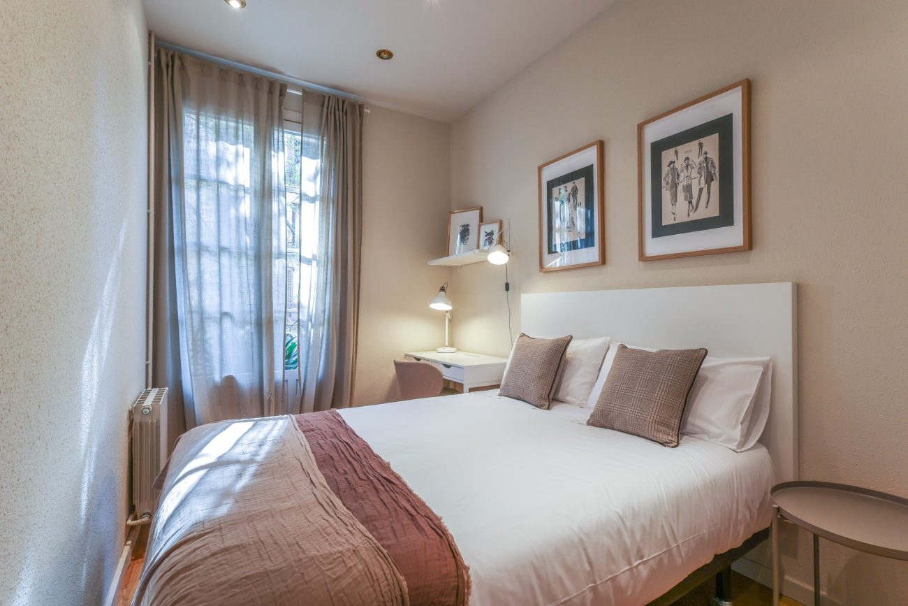 TEMPORARY RENTAL APARTMENT IN ENRIC GRANADOS, BARCELONA