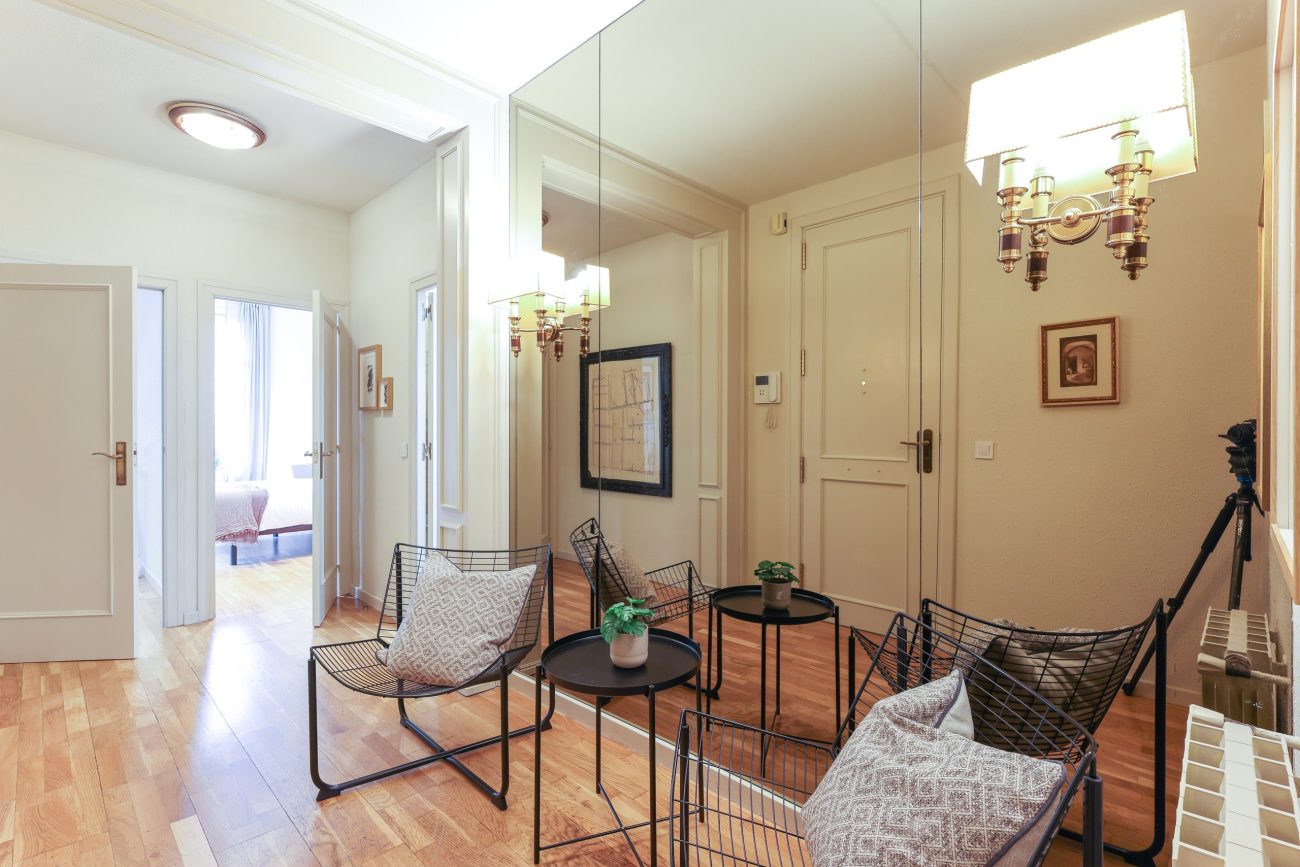 TEMPORARY RENTAL APARTMENT IN ENRIC GRANADOS, BARCELONA